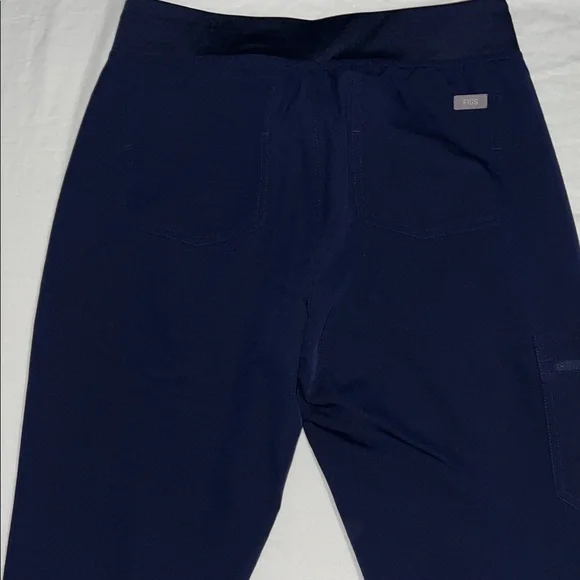 FIGS Scrub Set in Navy - Picture 4 of 4